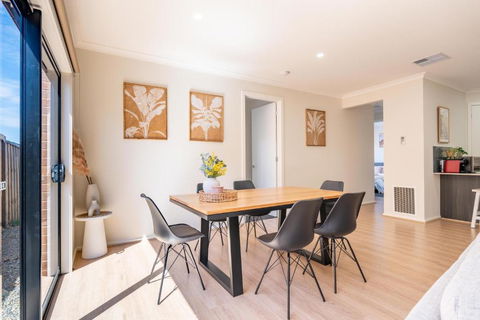 A Cosy 5Beds House In The Clyde - ACT Tourism 2