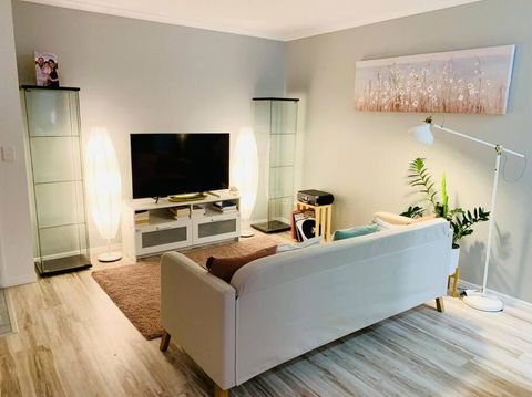A Cosy And Peaceful Apartment In The Heart Of Yandina - ACT Tourism 0