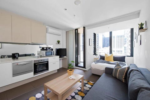 A Modern Studio Right Next To Southern Cross - ACT Tourism 0