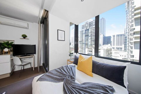 A Modern Studio Right Next To Southern Cross - ACT Tourism 1