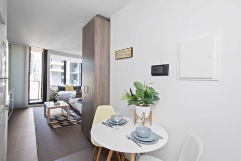 A Modern Studio Right Next To Southern Cross - ACT Tourism 3