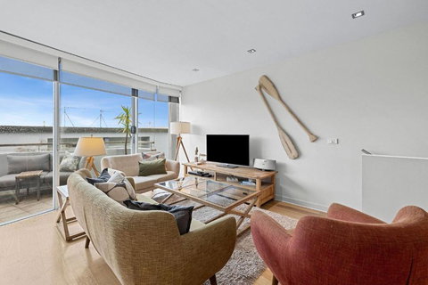 A Touch Of Class - ACT Tourism 2