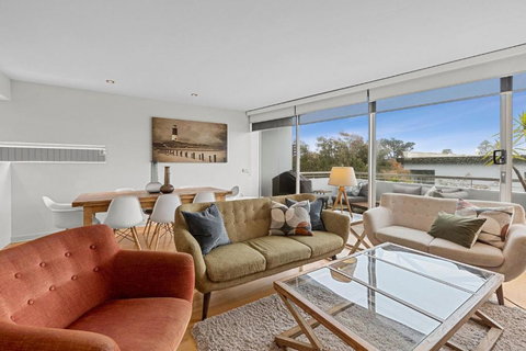 A Touch Of Class - ACT Tourism 1