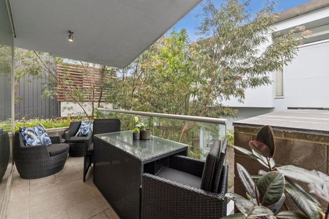 A Touch Of Class - ACT Tourism 0