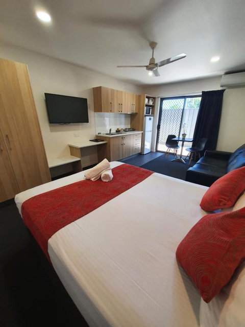 Abode37 Motel Emerald - ACT Tourism 1