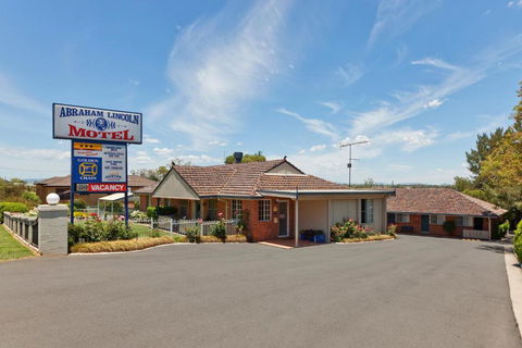 Abraham Lincoln Motel - ACT Tourism 0