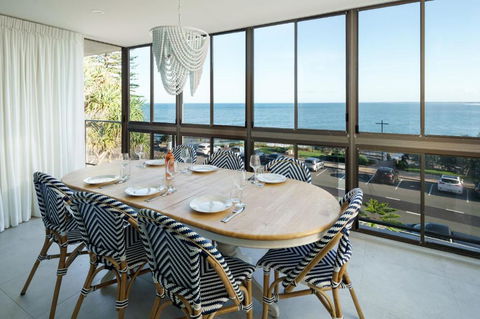 Absolute Beachfront Bliss On Kings Beach - ACT Tourism 0