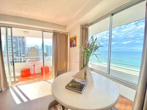 Absolute Beachfront Main Beach Gold Coast - ACT Tourism 3
