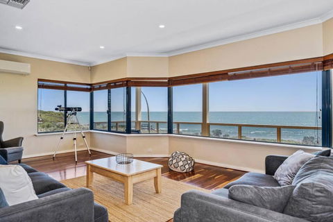 Absolute Oceanfront Escape - ACT Tourism 3