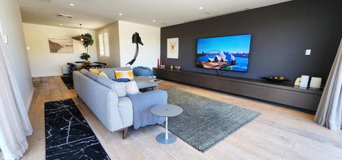 Absolute Waterfront With Oversized Private Terrace - ACT Tourism 3