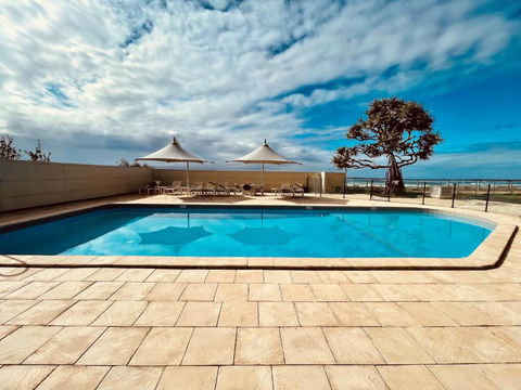ABSOLUTELY STUNNING! ON THE BEACH !!! - ACT Tourism 2