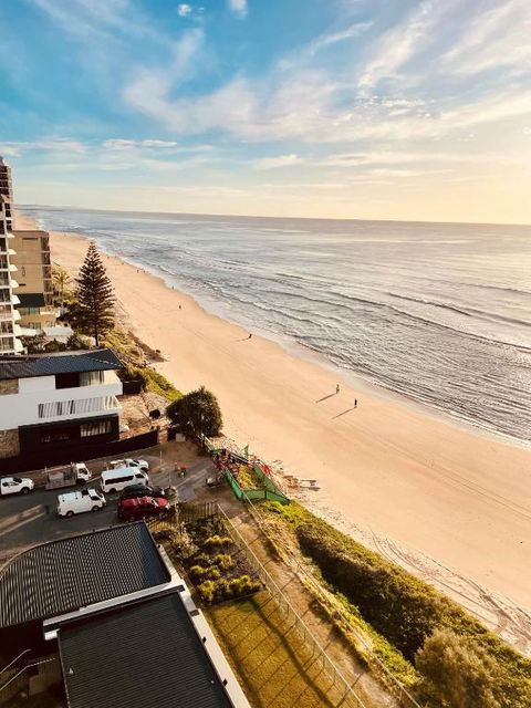 ABSOLUTELY STUNNING! ON THE BEACH !!! - ACT Tourism 0