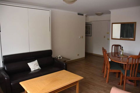 Accommodation Sydney: Hyde Park View 2 Bedroom 1 Bathroom Pet Friendly Apartment - ACT Tourism 2