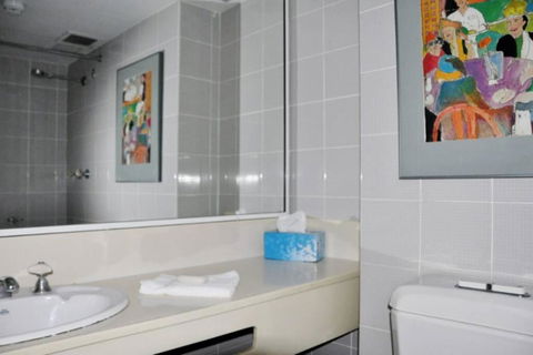 Accommodation Sydney: Hyde Park View 2 Bedroom 1 Bathroom Pet Friendly Apartment - ACT Tourism 3