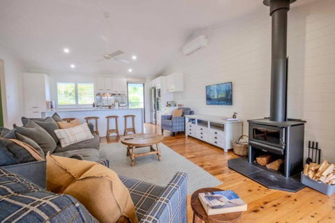 Acreage Near Currumbin Beach - ACT Tourism 1
