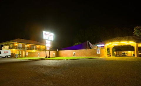 Advance Motel - ACT Tourism 1