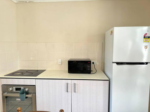 Affordable 3-Bedroom Grannyflat In Coopers Plains - ACT Tourism 3