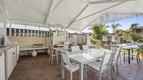 Affordable, Pool, Spa, Beach, Bbq, Sleeps 4 - ACT Tourism 3
