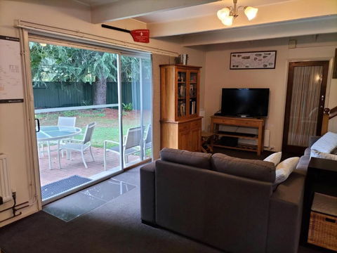 Ageri Holiday House - ACT Tourism 1