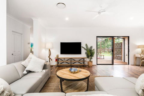 A Perfect Stay - Julian Rocks House - ACT Tourism 3