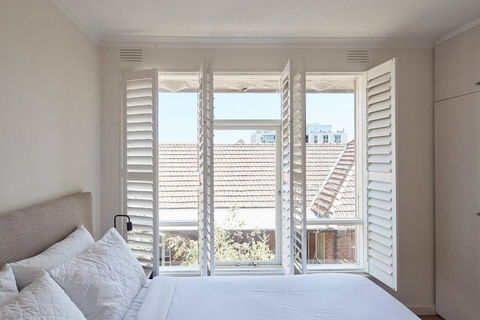 A Touch Of Tuscan Charm Off Toorak Road - ACT Tourism 1