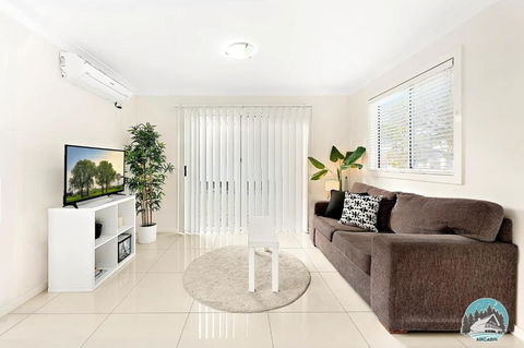 Aircabin - Oxley Park - Lovely & Comfy - 2 Beds - ACT Tourism 2