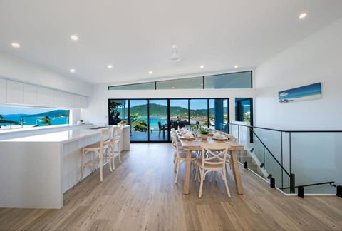 Airlie Bay View - ACT Tourism 3