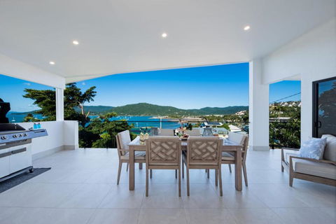 Airlie Bay View - ACT Tourism 0