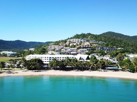 Airlie Beach Hotel - ACT Tourism 0