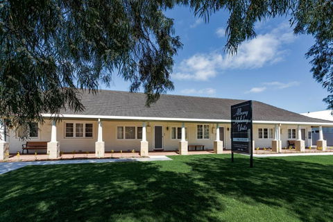 Albany Holiday Units - ACT Tourism 0