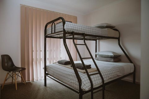 Alkoomi Chalets - ACT Tourism 1