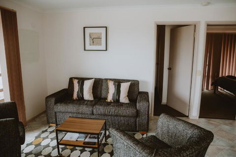 Alkoomi Chalets - ACT Tourism 2