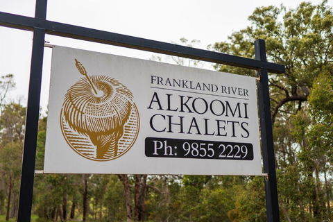 Alkoomi Chalets - ACT Tourism 4