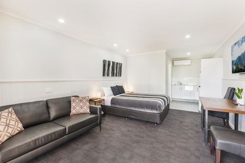 Allara Motor Lodge - ACT Tourism 0
