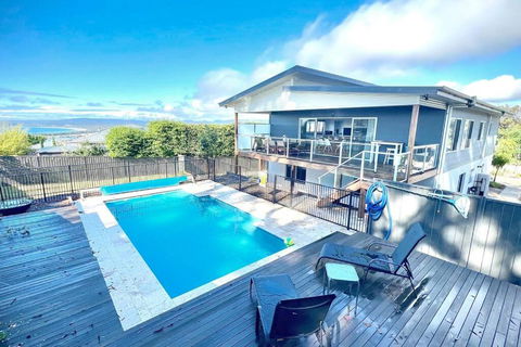 Allawah - 5 Bedroom Luxury Home With A Pool - ACT Tourism 0