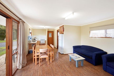 Allestree Holiday Units - ACT Tourism 3