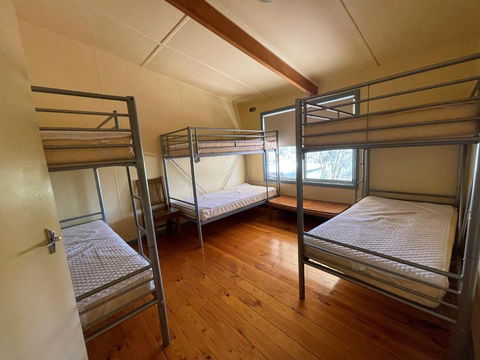 Alligator Lodge - Mount Remarkable National Park - ACT Tourism 1