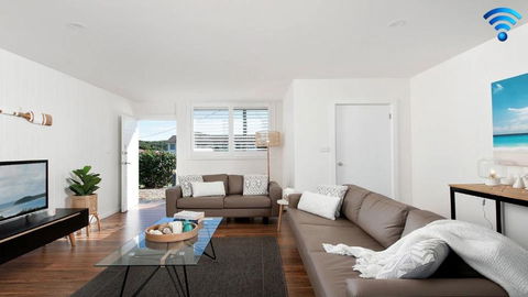 Aloha Beach House - ACT Tourism 0