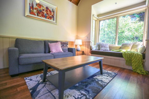 Alpine Arnica Cottage 2 - ACT Tourism 1