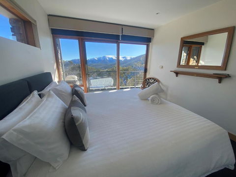 Alpine Woodsmoke Apartments - ACT Tourism 2