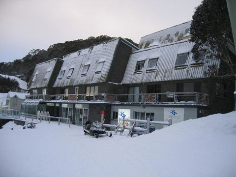 Altitude Apartments - ACT Tourism 0