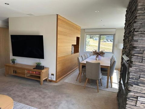 Altitude Apartments - ACT Tourism 1