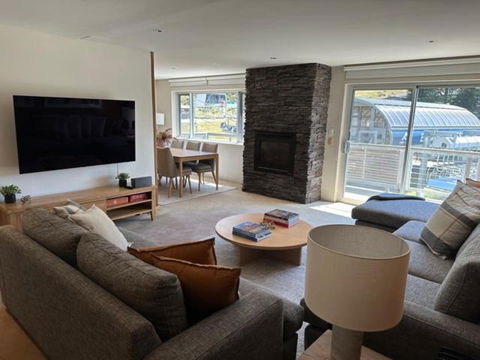 Altitude Apartments - ACT Tourism 2