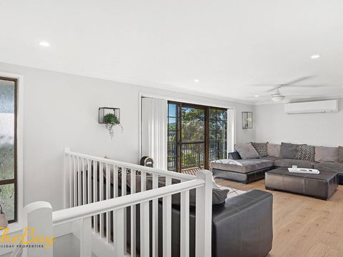 Amaroo Cres No 20 Fingal Bay Holiday Home - ACT Tourism 0