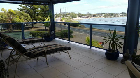 Ambience Apartments Penthouse - ACT Tourism 3
