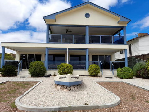 Ambience Apartments Penthouse - ACT Tourism 4