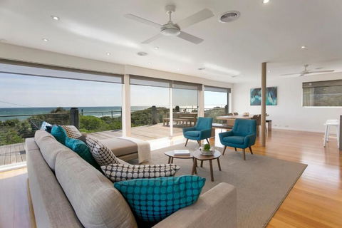 Anchor Beachfront Retreat Water Views, On The Beach - ACT Tourism 2