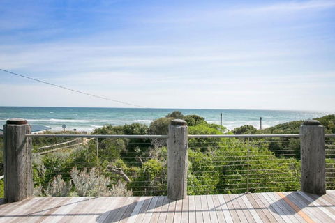 Anchor Beachfront Retreat Water Views, On The Beach - ACT Tourism 0