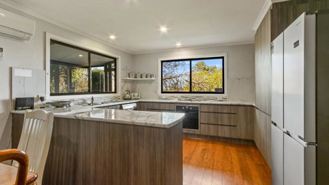 Anchored On Capes Upstairs - ACT Tourism 1