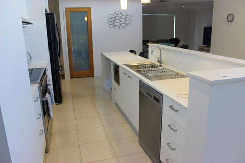 Anglers Rest At Sunderland Bay - ACT Tourism 4
